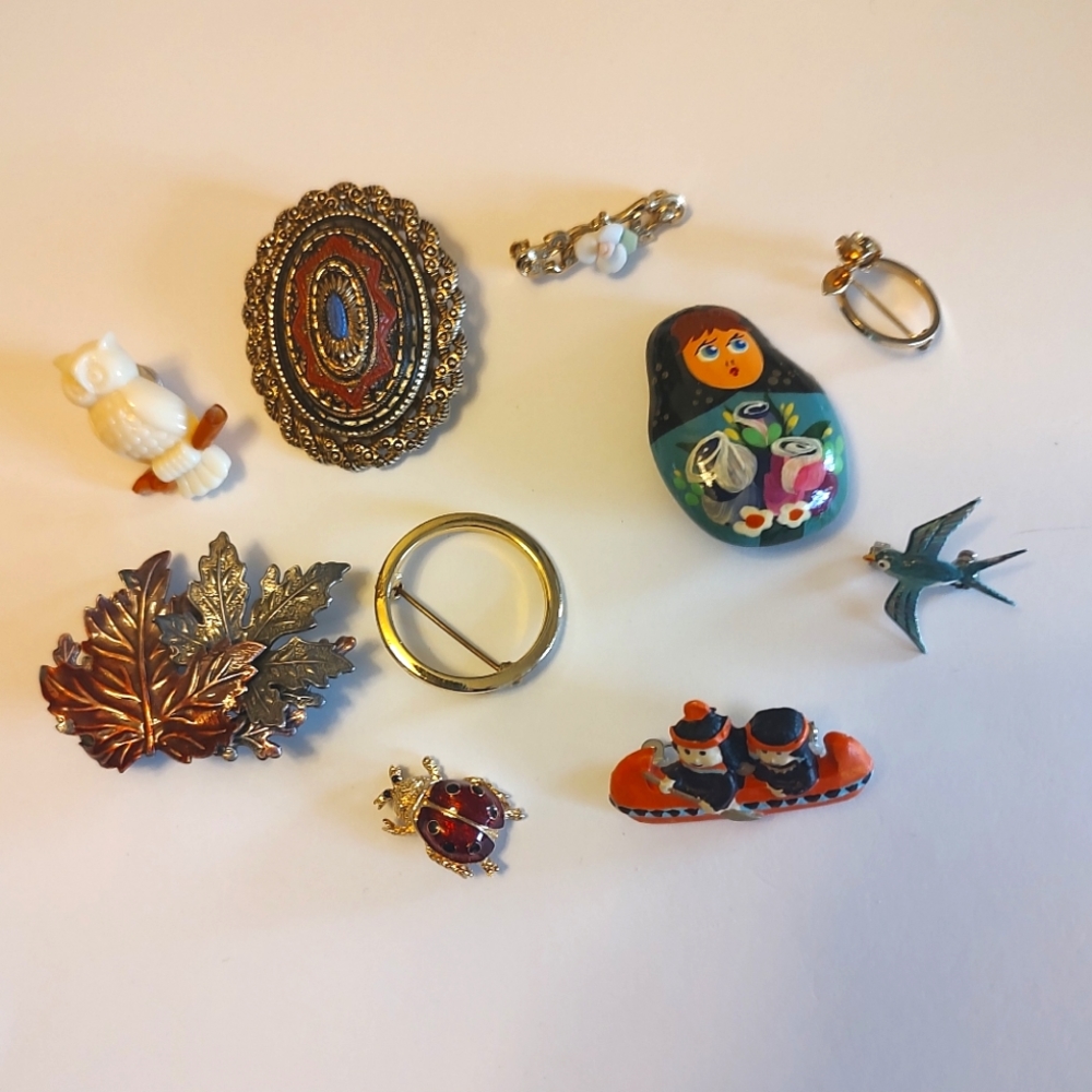Modern Broochs/Pins